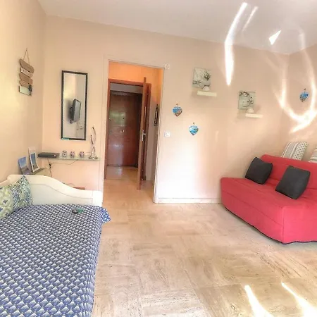 Avec Jardin Apartment